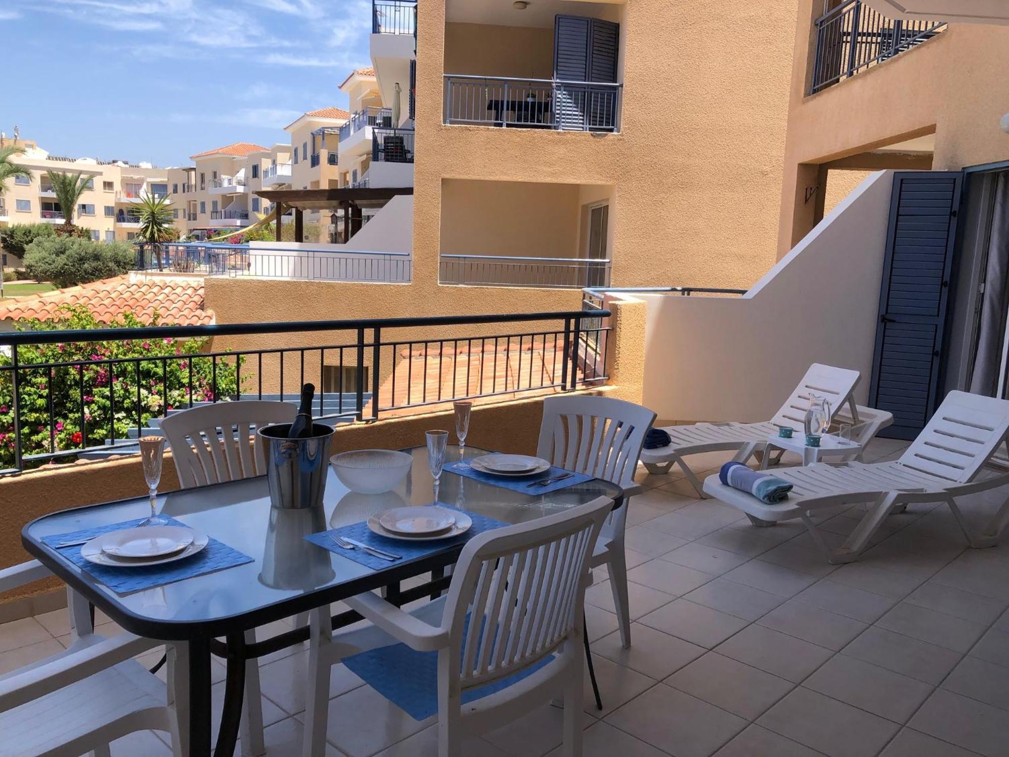 Kings Palace - Stylish 2 Bed Apartment With Sea Views Paphos Exterior photo